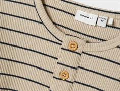 Bedstefar knaplukning på moerkeblaa stribet bluser fra Name It 132471274 navy blazer